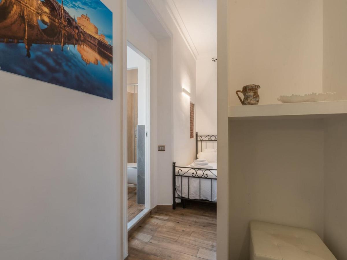 The Best Rent - Elegant Three-Bedroom Apartment A Few Steps From Fontana Di Trevi Экстерьер фото