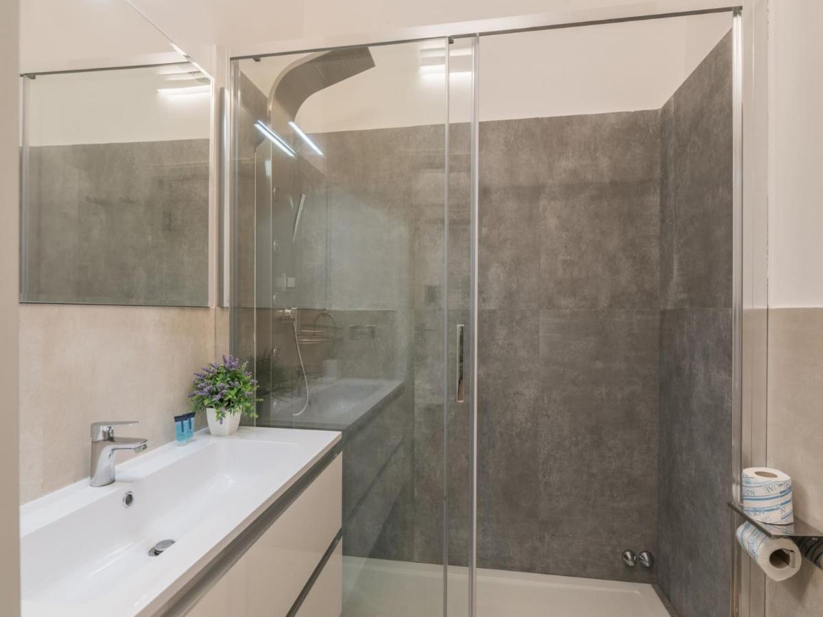 The Best Rent - Elegant Three-Bedroom Apartment A Few Steps From Fontana Di Trevi Экстерьер фото