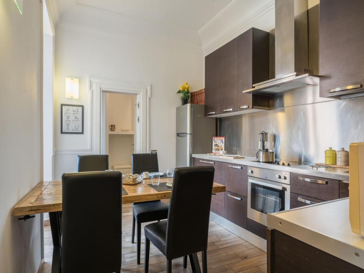 The Best Rent - Elegant Three-Bedroom Apartment A Few Steps From Fontana Di Trevi Экстерьер фото