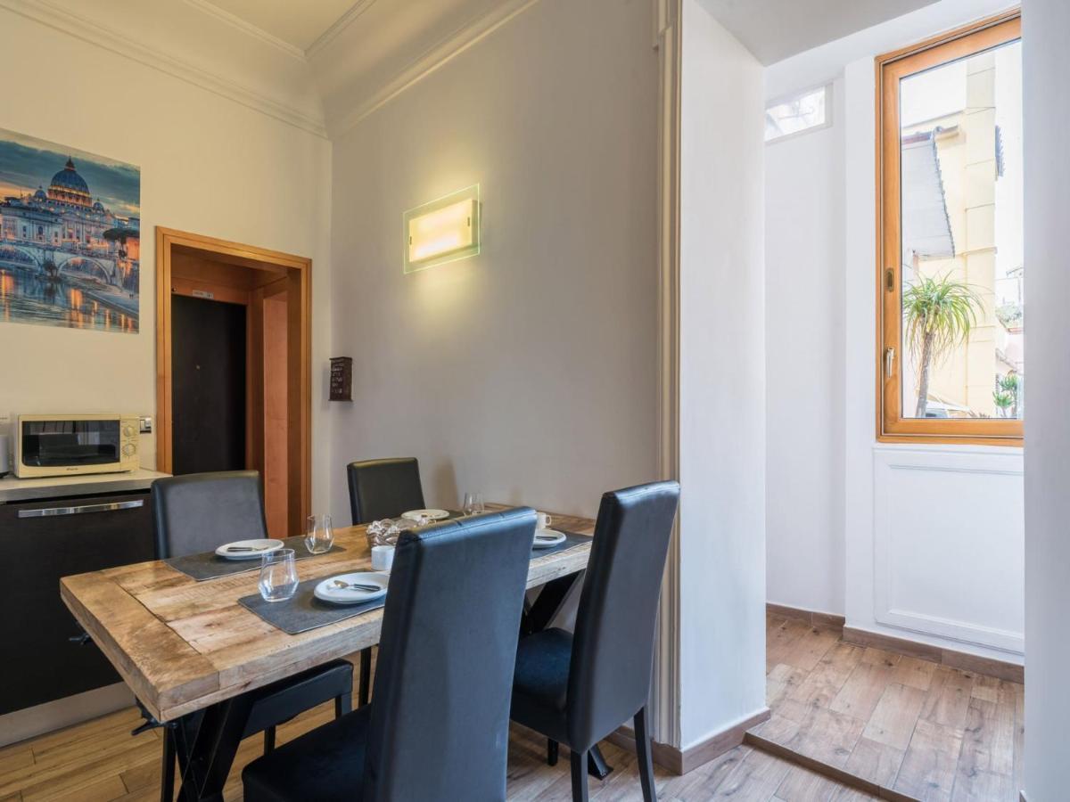 The Best Rent - Elegant Three-Bedroom Apartment A Few Steps From Fontana Di Trevi Экстерьер фото