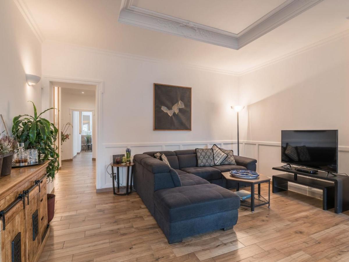 The Best Rent - Elegant Three-Bedroom Apartment A Few Steps From Fontana Di Trevi Экстерьер фото